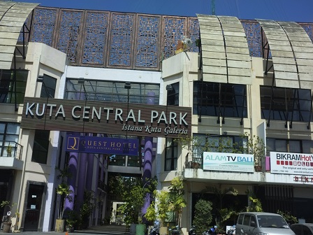 Carrefour Plaza Kuta - Shopping Square on Sunset Road in Kuta – Go